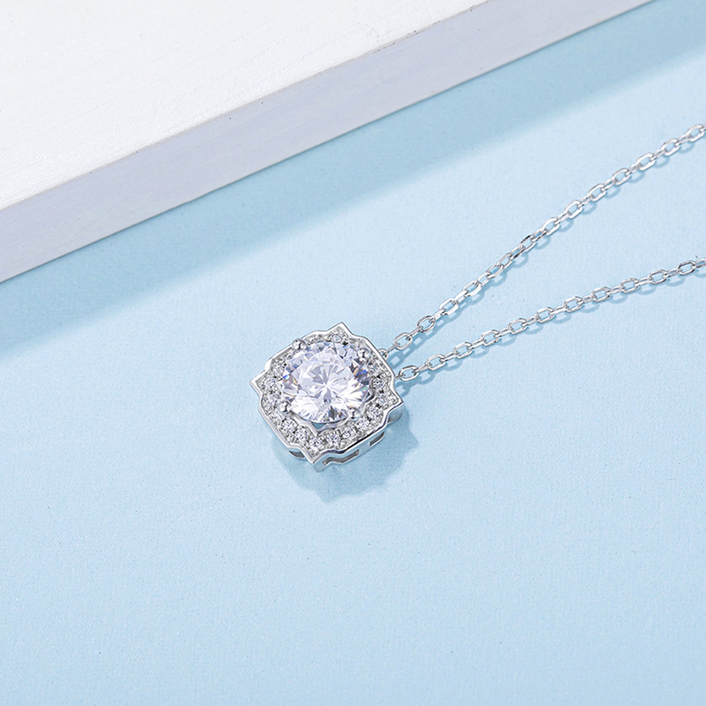 Timeless Beauty: Glamorous Moissanite Pendant in S925 Silver(GZMSYP-O33A)