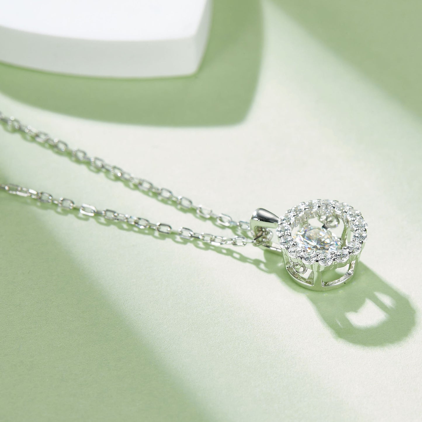 The Moving Moissanite Necklace: The Spinning Gem(GZMSYP-OLDD)