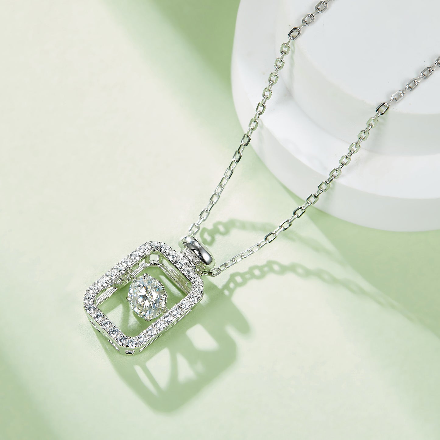 Spin for Sparkle: Eye-catching Moissanite Jewelry(GZMSYP-OLDH)