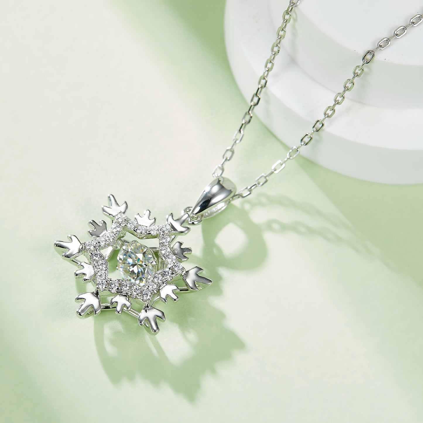 Necklace with Spinning Moissanite in "Dance of Diamonds(GZMSYP-OLDJ)