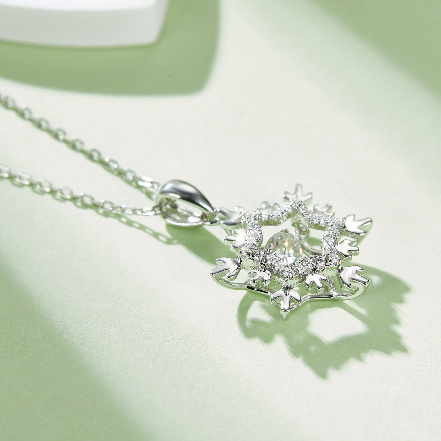 Necklace with Spinning Moissanite in "Dance of Diamonds(GZMSYP-OLDJ)