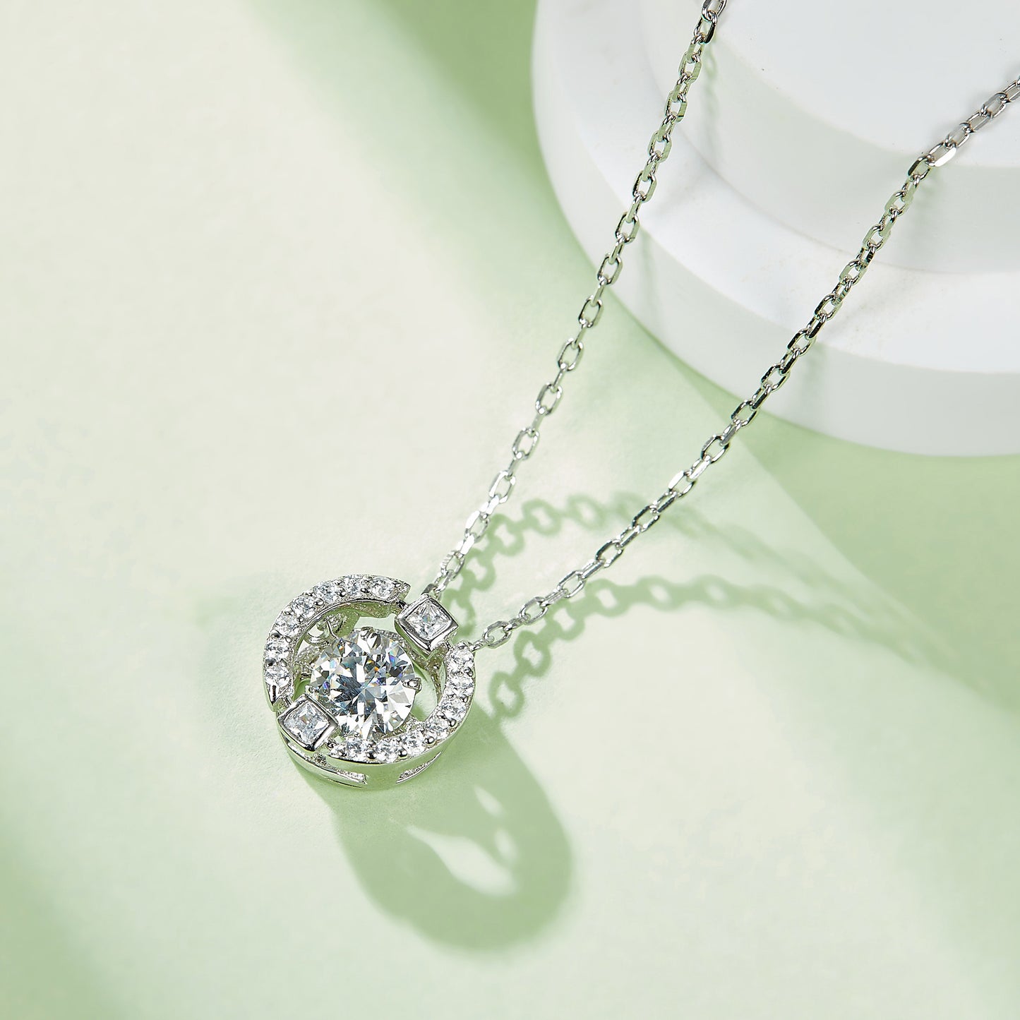 Necklace made of spin moissanite, "Whirlwind of Radiance(GZMSYP-OLDK)