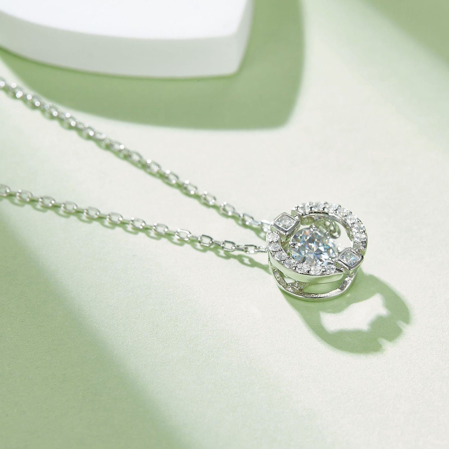 Necklace made of spin moissanite, "Whirlwind of Radiance(GZMSYP-OLDK)