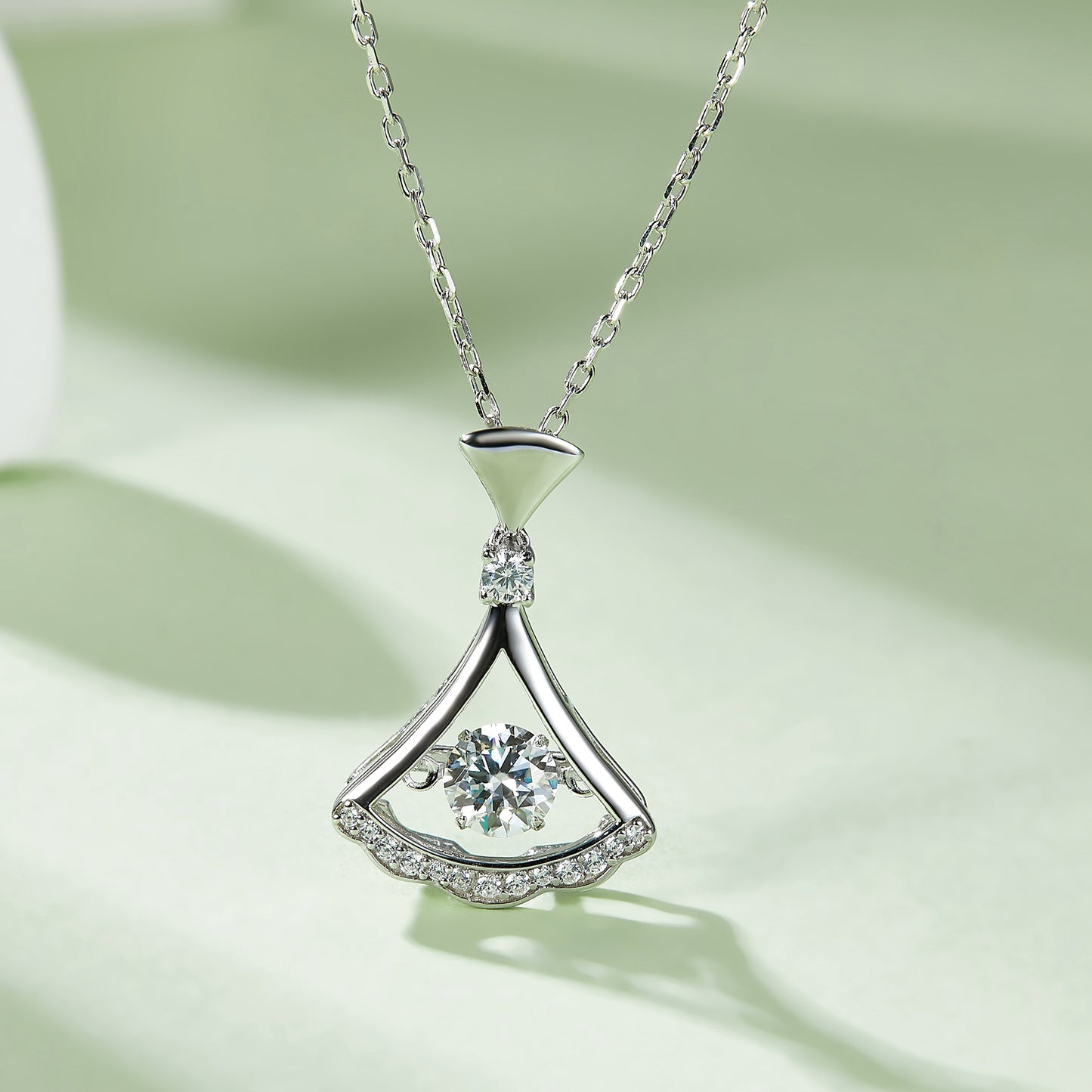 Necklace with Moissanite Spin to Mesmerize in Motion(GZMSYP-OLDM)