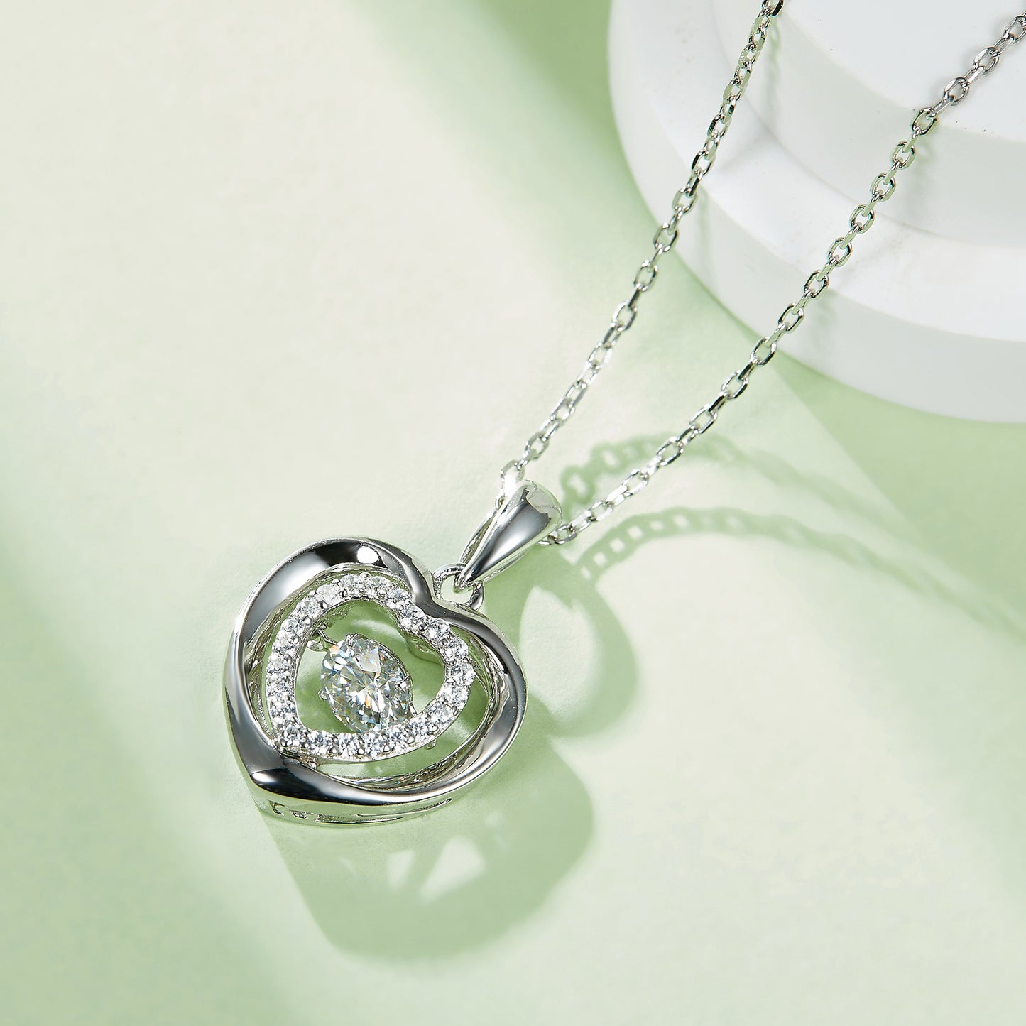 Movable Moissanite Pendant: Twist for Brilliance(GZMSYP-OLDN)