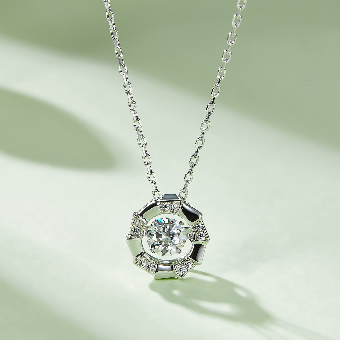 Rotatable Moissanite Necklace: Spinning Beauty(GZMSYP-OLDR)