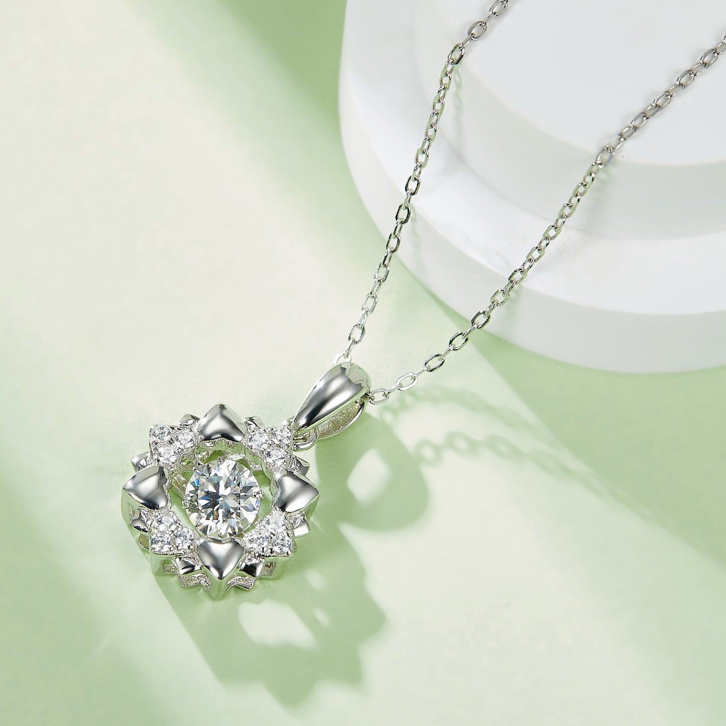 Moissanite Necklace with Spinning Radiant Revolution(GZMSYP-OLDT)