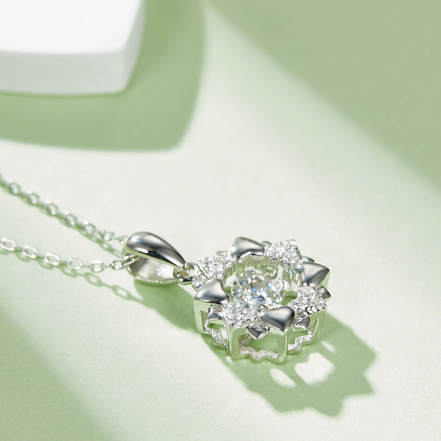 Moissanite Necklace with Spinning Radiant Revolution(GZMSYP-OLDT)