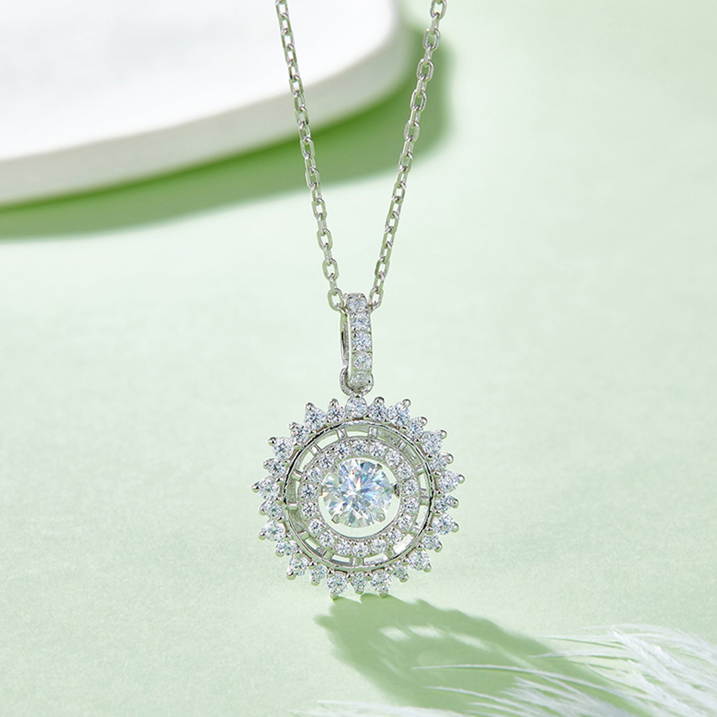 Spin Moissanite Pendant on Silver Chain: 360° Elegance（GZMSYP-OLDU)