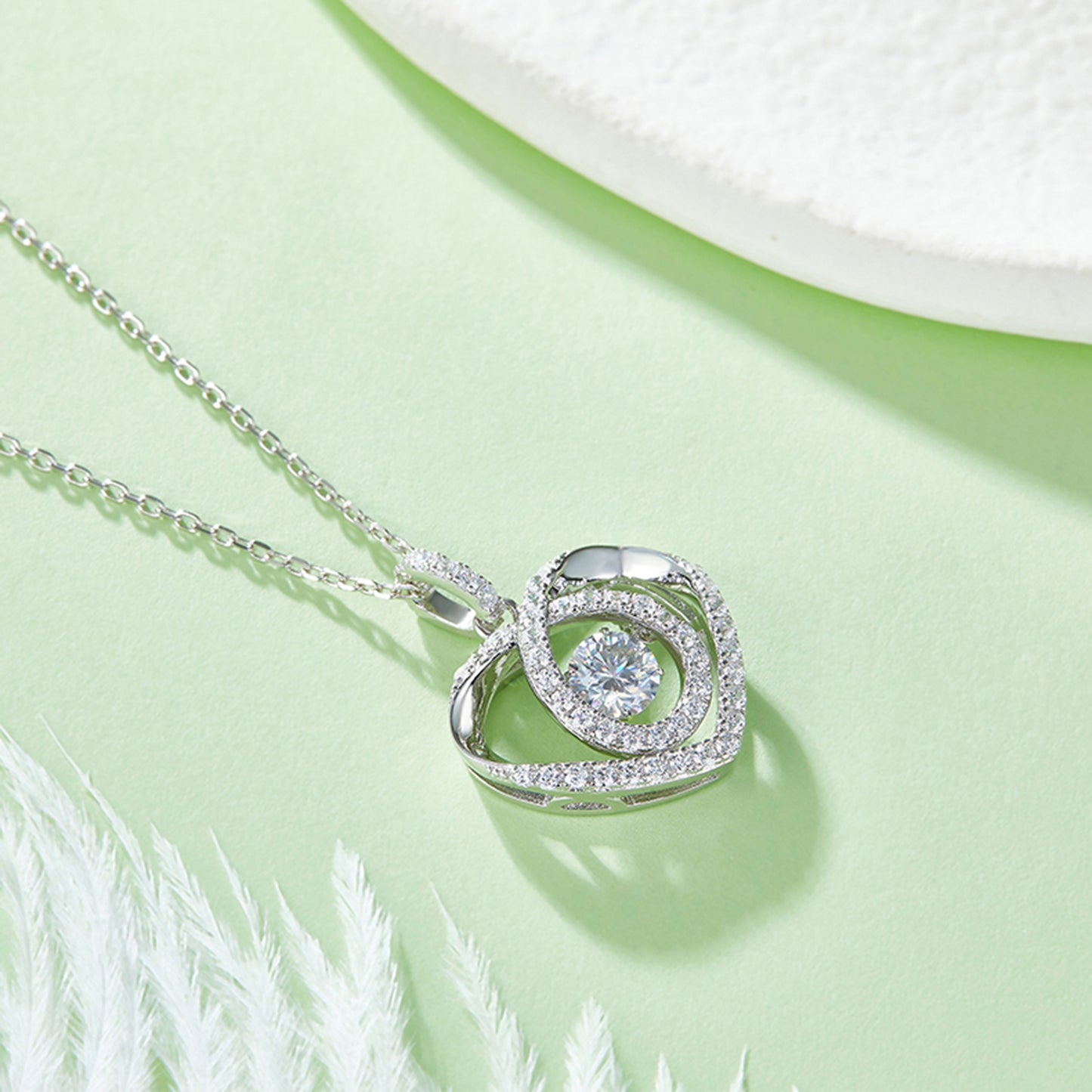 Moissanite pendant with rotating brilliance on a silver chain(GZMSYP-OLDW)