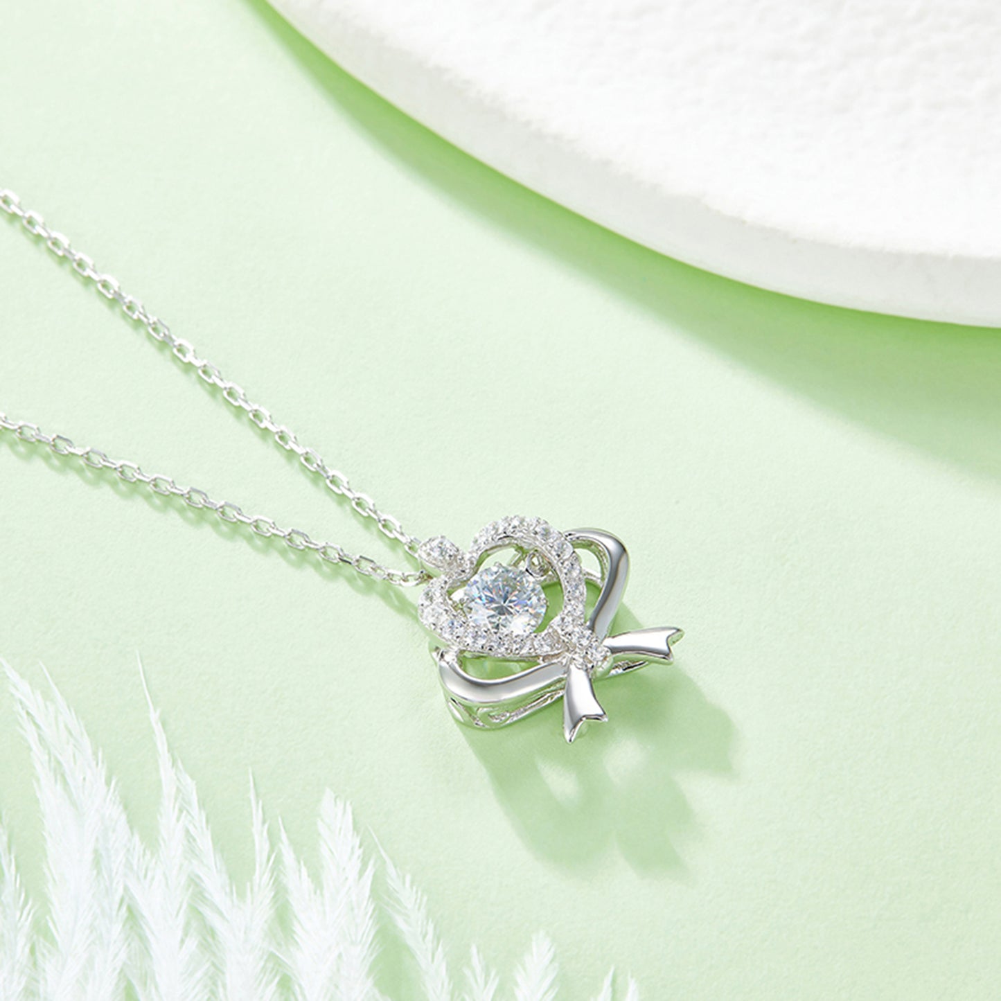 Spin Moissanite Necklace in Sterling Silver: Turn to Shine(GZMSYP-OLDY)