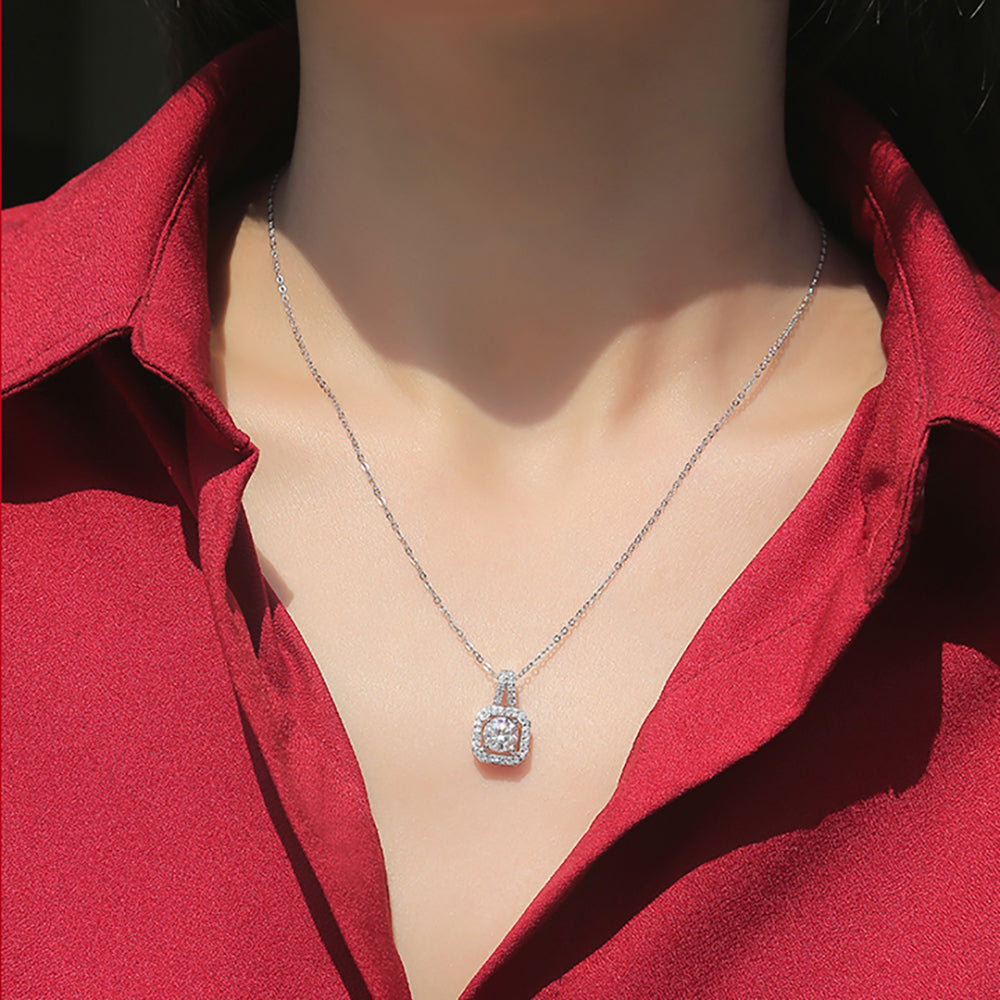 Shine Bright: Moissanite Pendant with Silver Chain Created in a Lab(GZJZ-R13319-6.5MM)